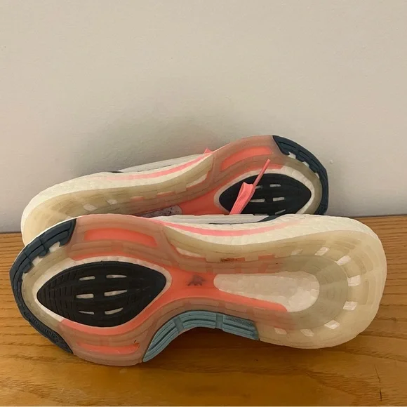 {Adidas} Ultraboost 22 Women’s Running Shoes - Picture 11 of 11